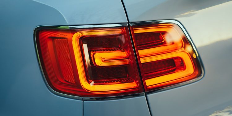 Este é o Bentley Bentayga Híbrido! 30