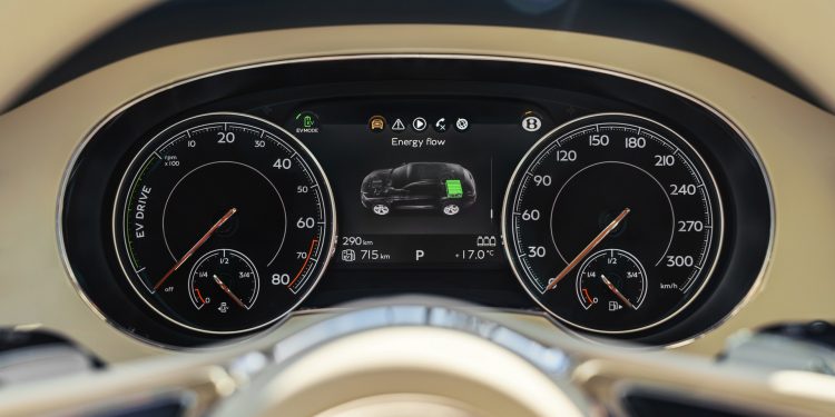 Este é o Bentley Bentayga Híbrido! 17