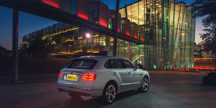 Este é o Bentley Bentayga Híbrido! 35