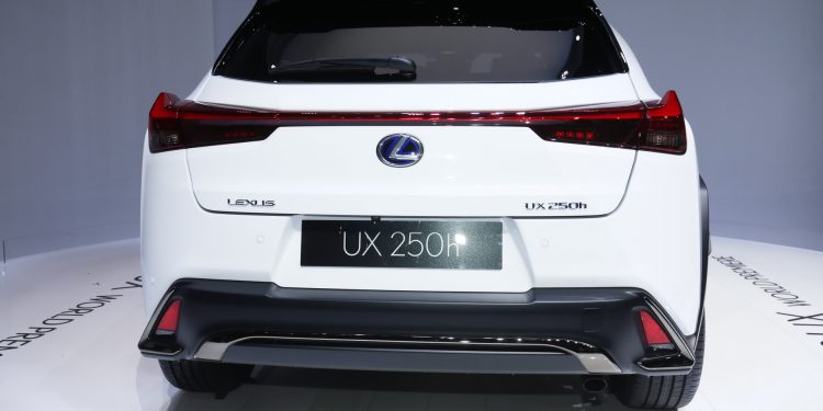 Lexus UX colecciona olhares em Genebra! 15 Lexus UX colecciona olhares em Genebra! 15