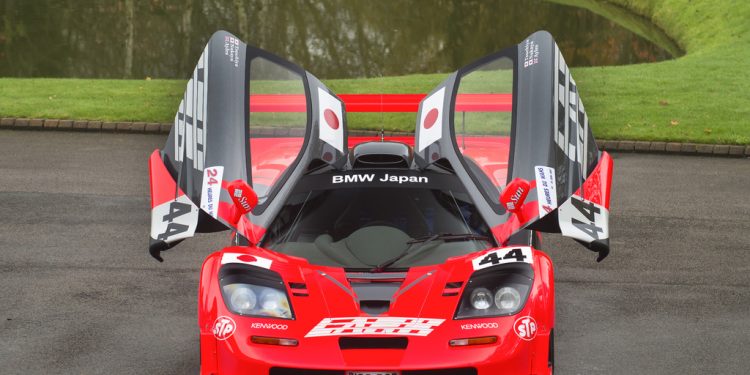 Este Mclaren F1 GTR é homologado para circular na via publica... E está à venda! 31