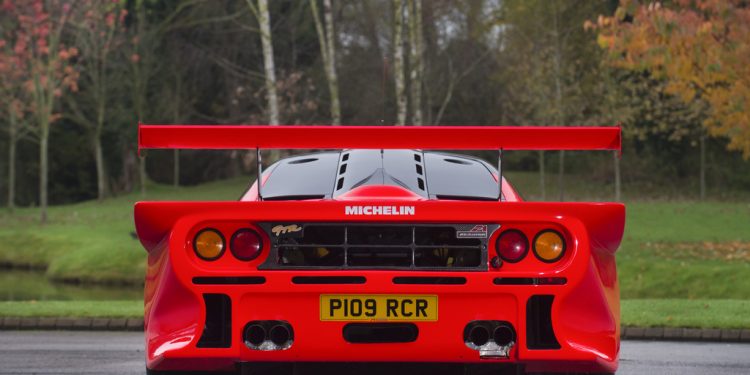 Este Mclaren F1 GTR é homologado para circular na via publica... E está à venda! 24