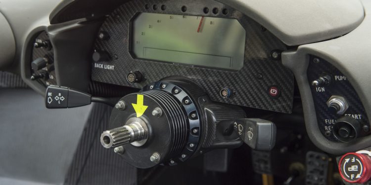 Este Mclaren F1 GTR é homologado para circular na via publica... E está à venda! 28