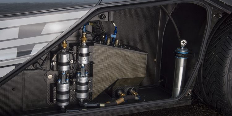 Este Mclaren F1 GTR é homologado para circular na via publica... E está à venda! 15