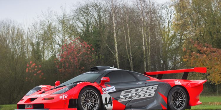 Este Mclaren F1 GTR é homologado para circular na via publica... E está à venda! 39