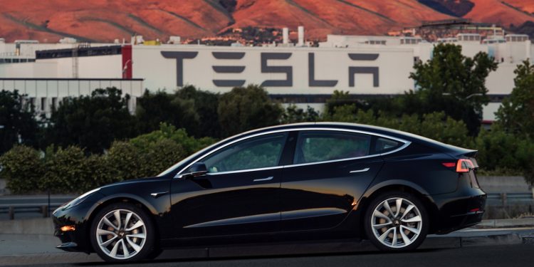Tesla interrompeu produção do Model 3 no mês passado! 23 Tesla interrompeu produção do Model 3 no mês passado! 23