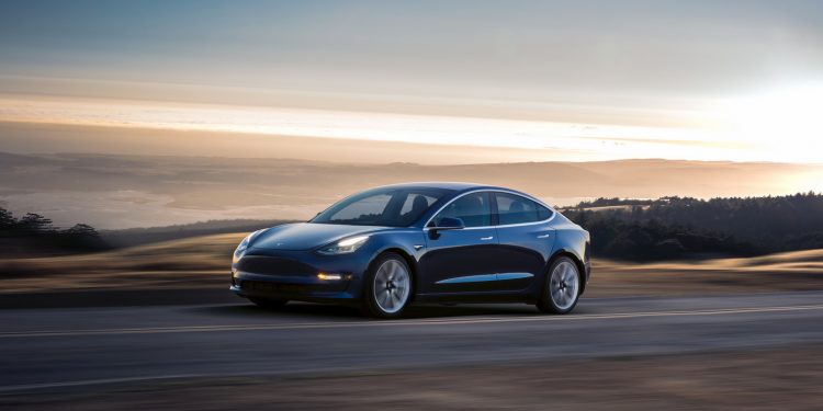 Tesla interrompeu produção do Model 3 no mês passado! 20 Tesla interrompeu produção do Model 3 no mês passado! 20