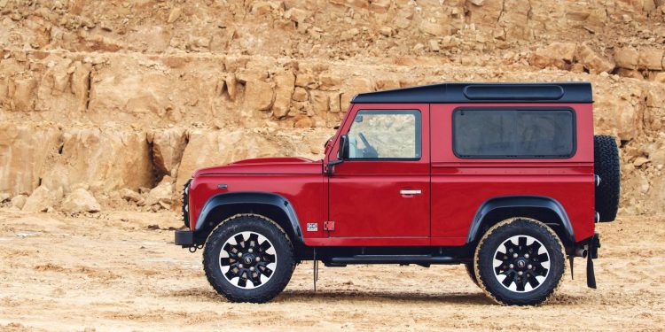 Land Rover Defender recebe versão limitada com V8 da Jaguar! 15
