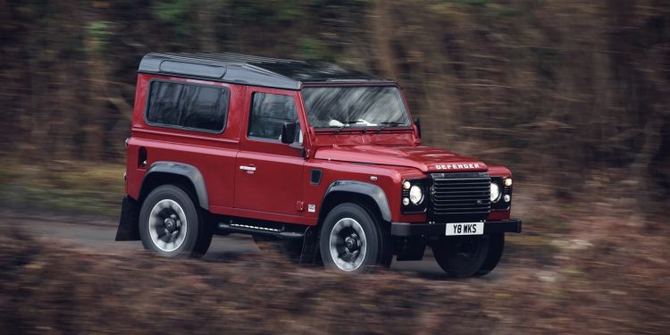 Land Rover Defender recebe versão limitada com V8 da Jaguar! 13
