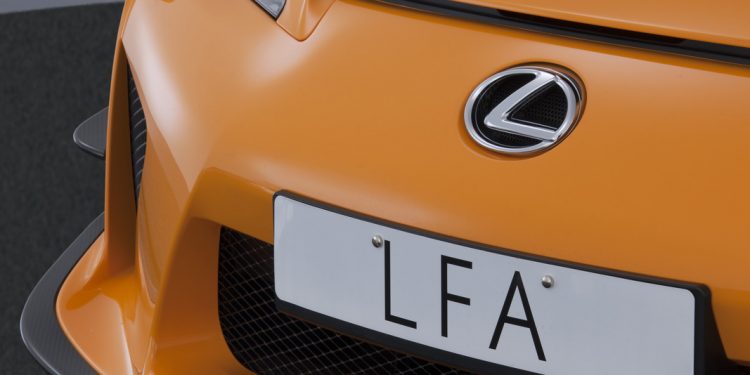 Lexus LFA Nurburgring Edition vai a leilão! 24