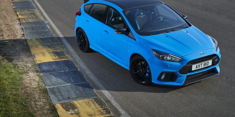Ford Focus RS recebe motorização híbrida com 400cv! 20