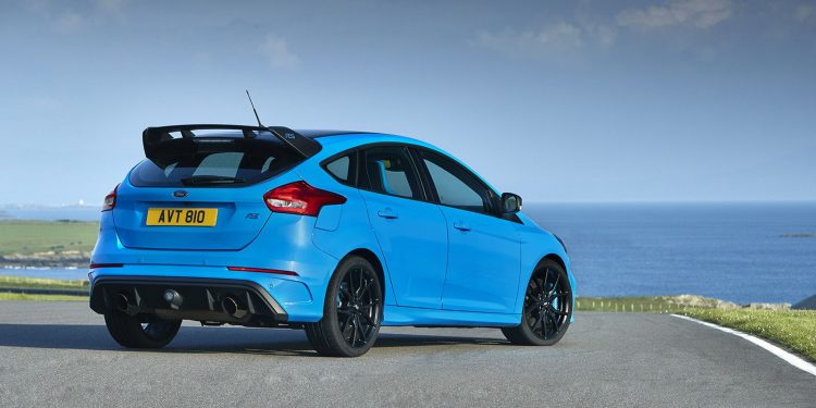 Ford Focus RS recebe motorização híbrida com 400cv! 17