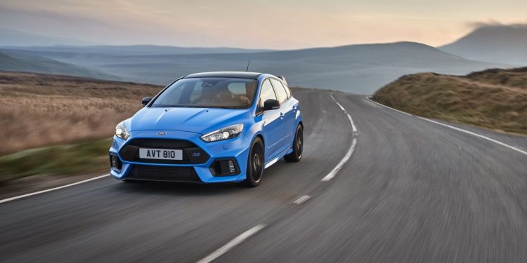 Ford Focus RS recebe motorização híbrida com 400cv! 18