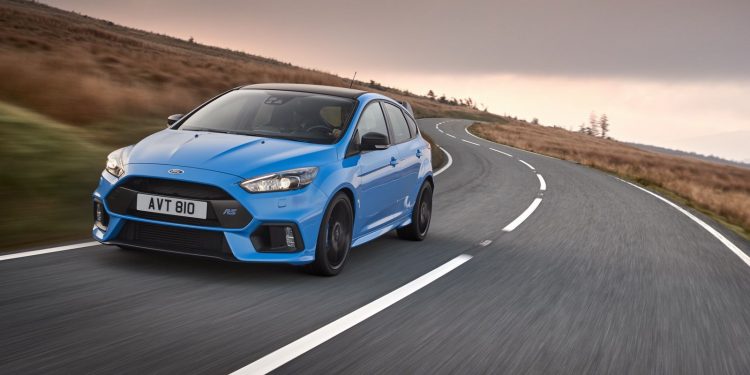 Ford Focus RS recebe motorização híbrida com 400cv! 16