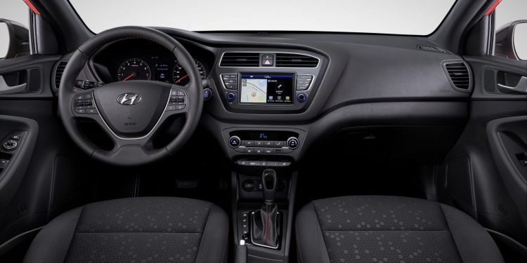 Hyundai i20 recebe facelift! 14