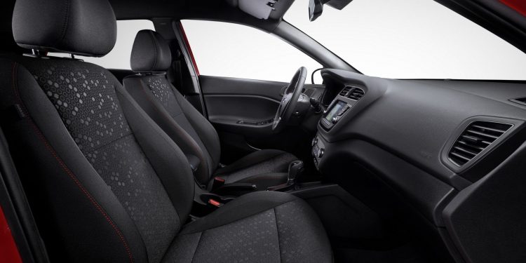 Hyundai i20 recebe facelift! 13