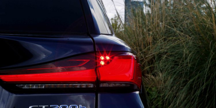 Lexus CT200H: Um premium de olhos em bico! 52