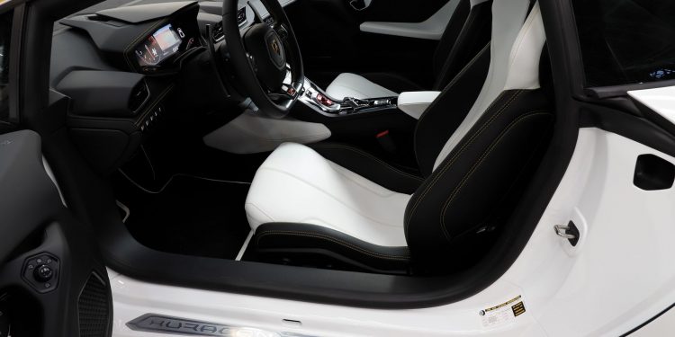 Lamborghini do Papa Francisco pode ultrapassar os 300.000€! 14