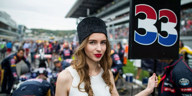 As "meninas da grelha" não estão já de saída da Formula 1! 14