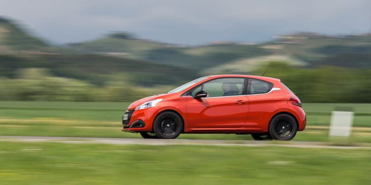 Podemos dizer "Adeus" ao Peugeot 208 de 3 portas! 18