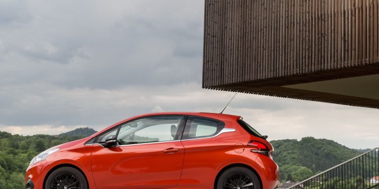 Podemos dizer "Adeus" ao Peugeot 208 de 3 portas! 17