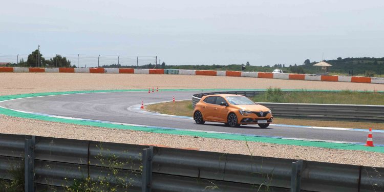 Pilotos por um dia ao volante do Alpine A110, Mégane IV R.S e Dacia Duster! 40