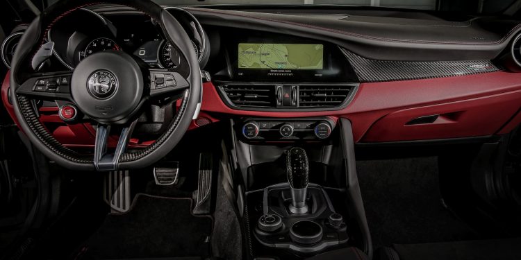 Alfa Romeo lança edições limitadas "NRing" do Giulia e Stelvio Quadrifoglio na Europa! 27