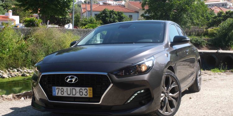 Hyundai i30 Fastback 1.4 Turbo GDI: Elegante, imponente e eficaz! 64