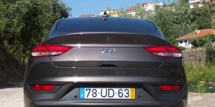 Hyundai i30 Fastback 1.4 Turbo GDI: Elegante, imponente e eficaz! 58
