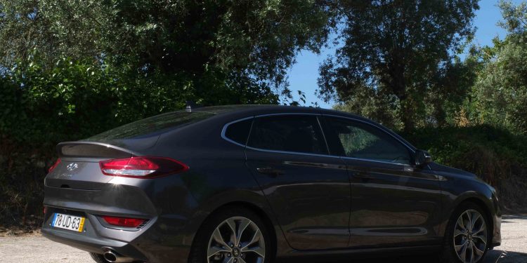 Hyundai i30 Fastback 1.4 Turbo GDI: Elegante, imponente e eficaz! 60