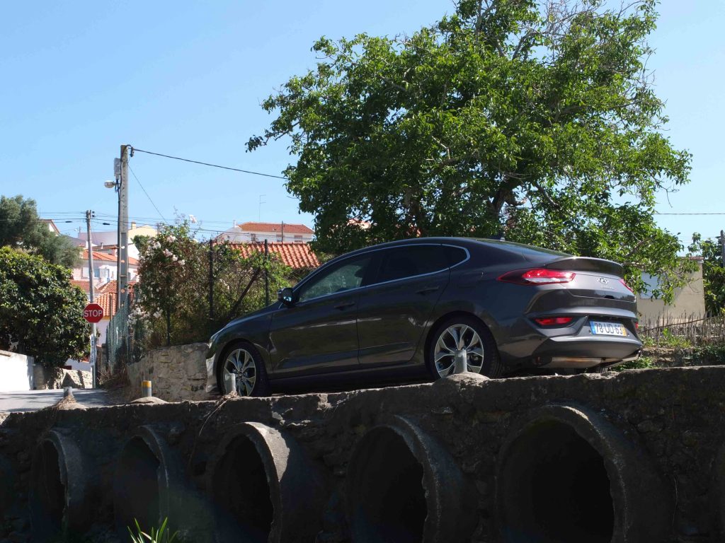 Hyundai i30 Fastback 1.4 Turbo GDI: Elegante, imponente e eficaz! 19