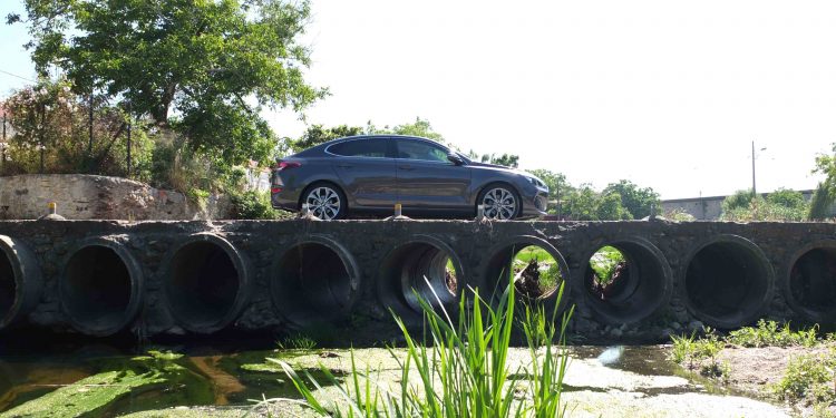 Hyundai i30 Fastback 1.4 Turbo GDI: Elegante, imponente e eficaz! 45