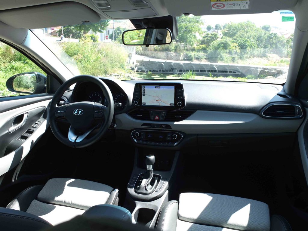 Hyundai i30 Fastback 1.4 Turbo GDI: Elegante, imponente e eficaz! 21