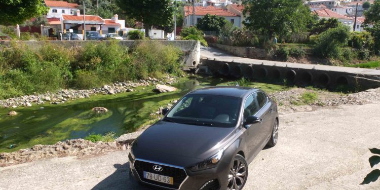 Hyundai i30 Fastback 1.4 Turbo GDI: Elegante, imponente e eficaz! 62
