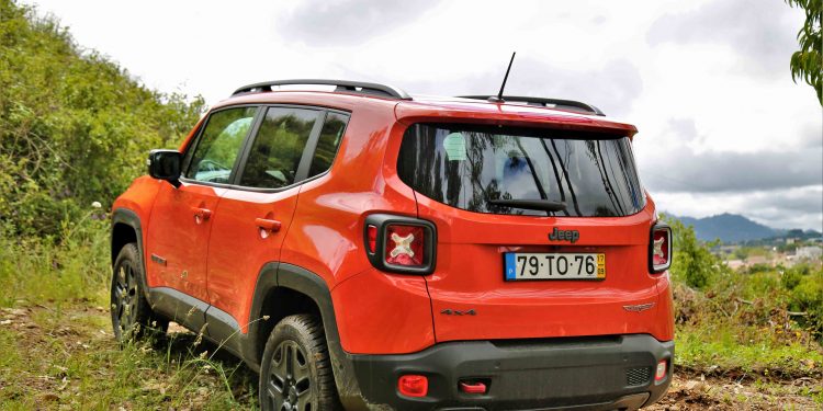 Jeep Renegade Trailhawk 2.0 4X4: Aventura em modo premium! 73 Jeep Renegade Trailhawk 2.0 4X4: Aventura em modo premium! 73