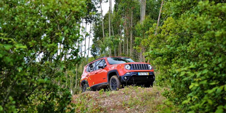 Jeep Renegade Trailhawk 2.0 4X4: Aventura em modo premium! 70 Jeep Renegade Trailhawk 2.0 4X4: Aventura em modo premium! 70