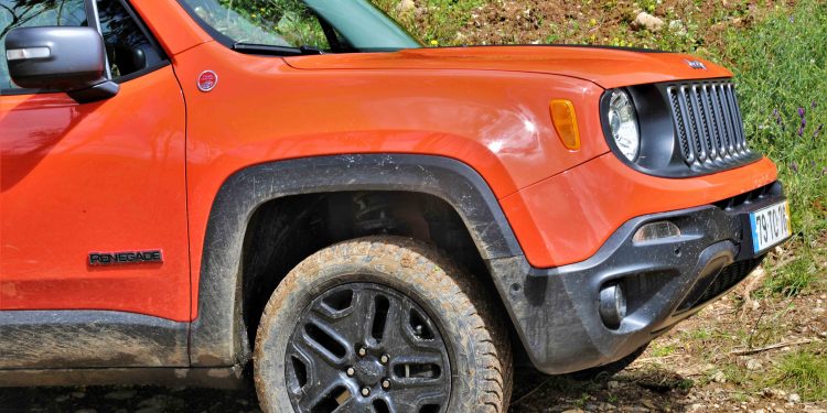 Jeep Renegade Trailhawk 2.0 4X4: Aventura em modo premium! 64 Jeep Renegade Trailhawk 2.0 4X4: Aventura em modo premium! 64