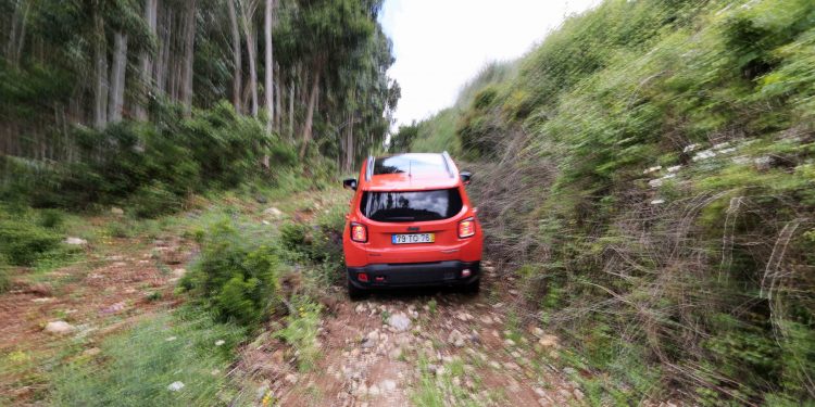 Jeep Renegade Trailhawk 2.0 4X4: Aventura em modo premium! 59 Jeep Renegade Trailhawk 2.0 4X4: Aventura em modo premium! 59