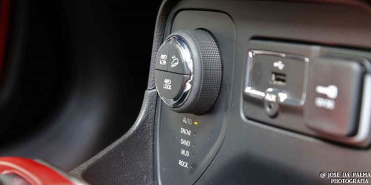Jeep Renegade Trailhawk 2.0 4X4: Aventura em modo premium! 48 Jeep Renegade Trailhawk 2.0 4X4: Aventura em modo premium! 48