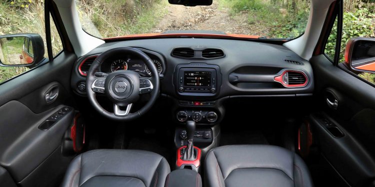 Jeep Renegade Trailhawk 2.0 4X4: Aventura em modo premium! 36 Jeep Renegade Trailhawk 2.0 4X4: Aventura em modo premium! 36