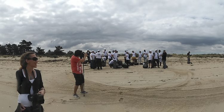 Fomos limpar uma praia com a Volvo! 13
