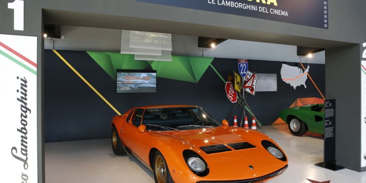 Lamborghini Celebra as suas "estrelas de cinema" com uma exposição! 39