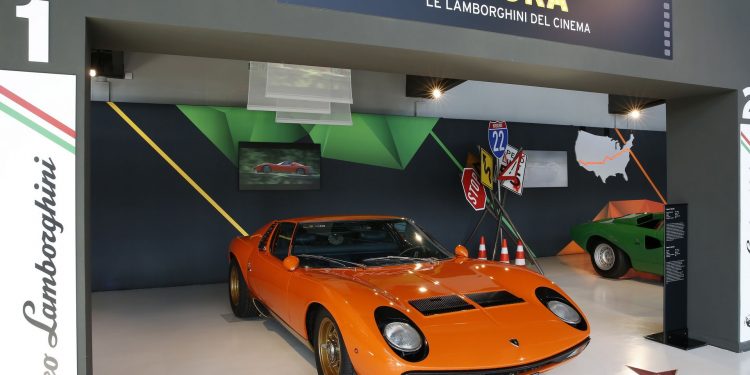 Lamborghini Celebra as suas "estrelas de cinema" com uma exposição! 24