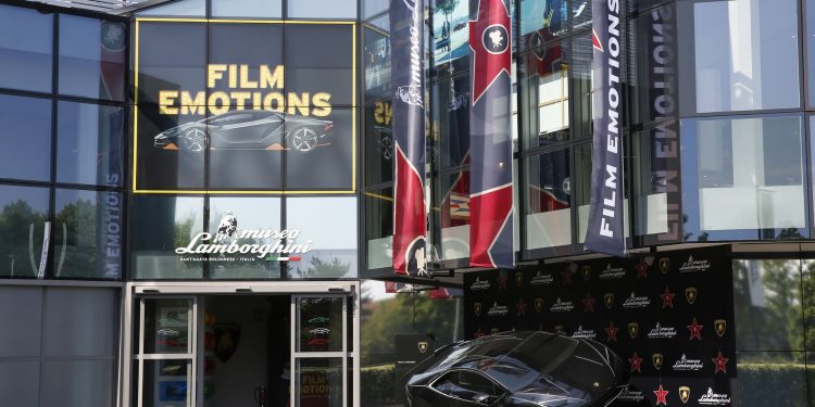 Lamborghini Celebra as suas "estrelas de cinema" com uma exposição! 19