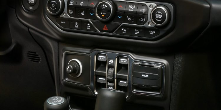 Já sabemos todos os detalhes acerca do novo Jeep Wrangler! 84 Já sabemos todos os detalhes acerca do novo Jeep Wrangler! 84