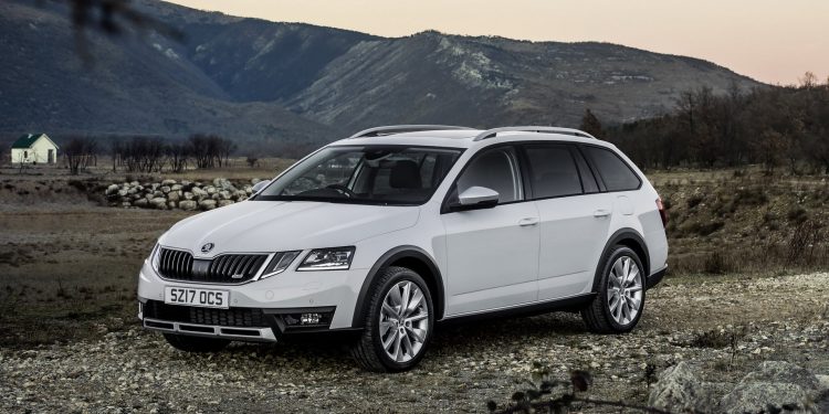 Skoda Octavia recebe novo look e motorizações híbridas! 16