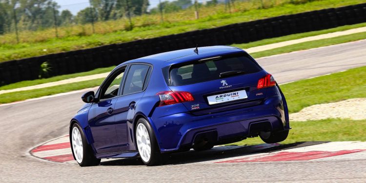 Este é mais um Peugeot 308 GTI que gostaríamos de ter na garagem! 20