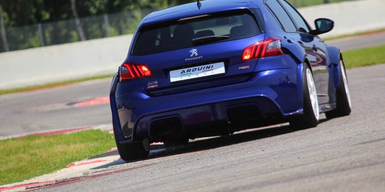 Este é mais um Peugeot 308 GTI que gostaríamos de ter na garagem! 23