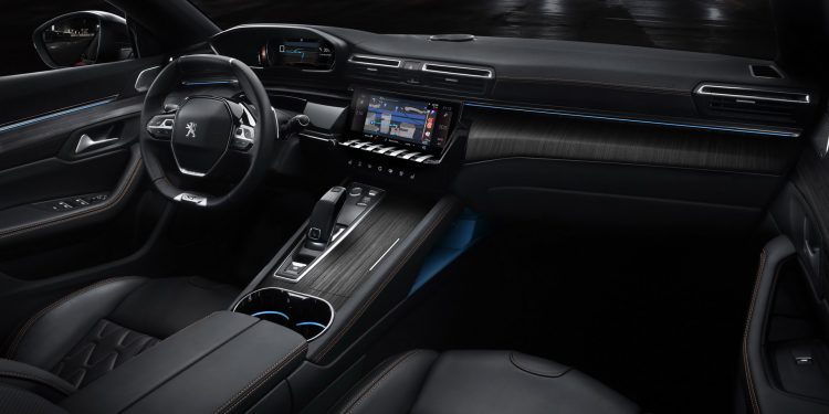 Peugeot prepara 508 Plug-in Hybrid com 300cv para 2019! 16