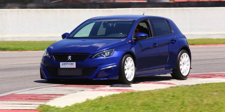 Este é mais um Peugeot 308 GTI que gostaríamos de ter na garagem! 24